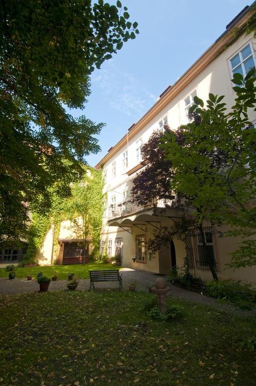 Husova Appartamento *